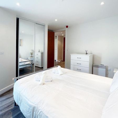 Seaview Boutique One-Bedroom Apt Суонси Экстерьер фото