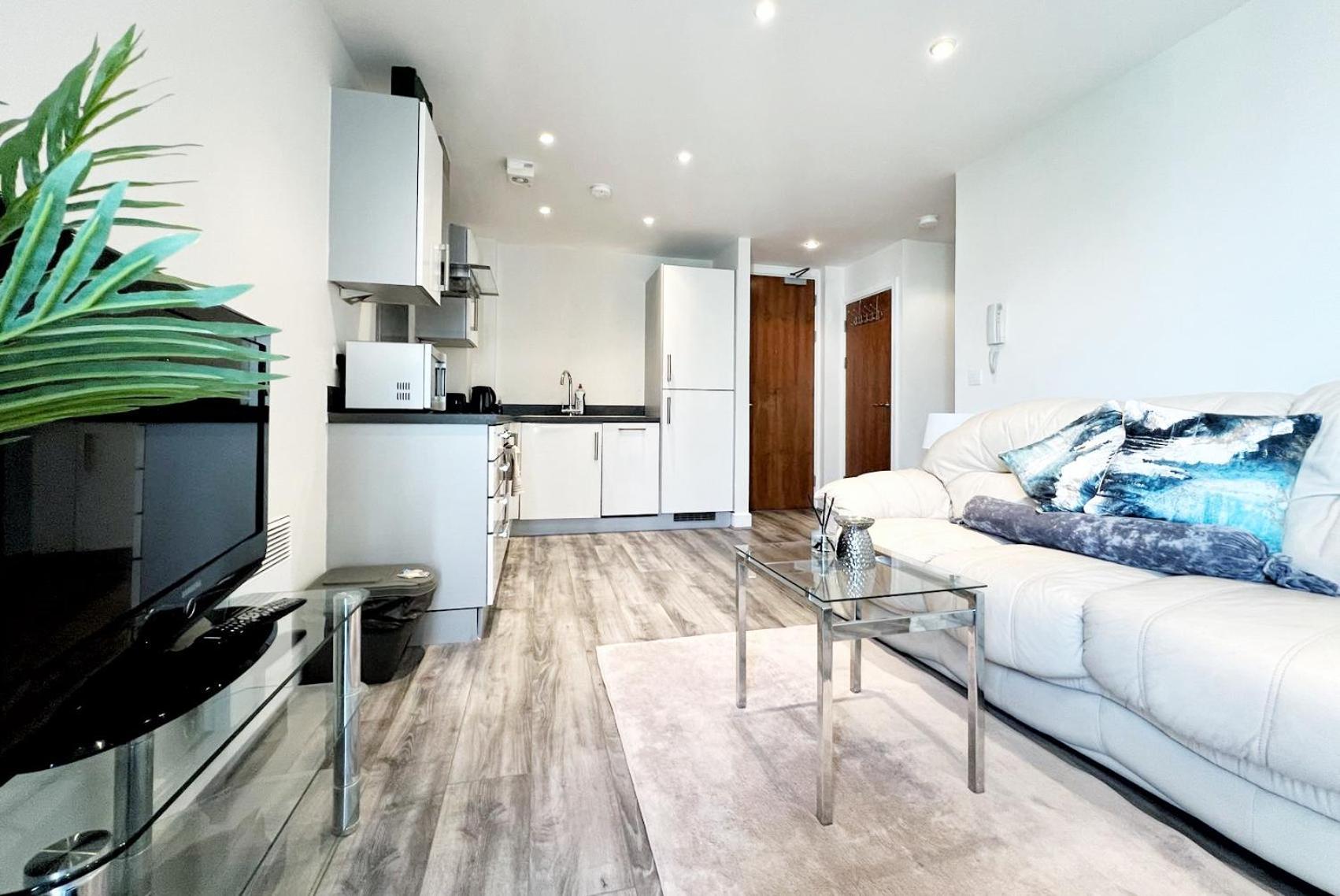 Seaview Boutique One-Bedroom Apt Суонси Экстерьер фото